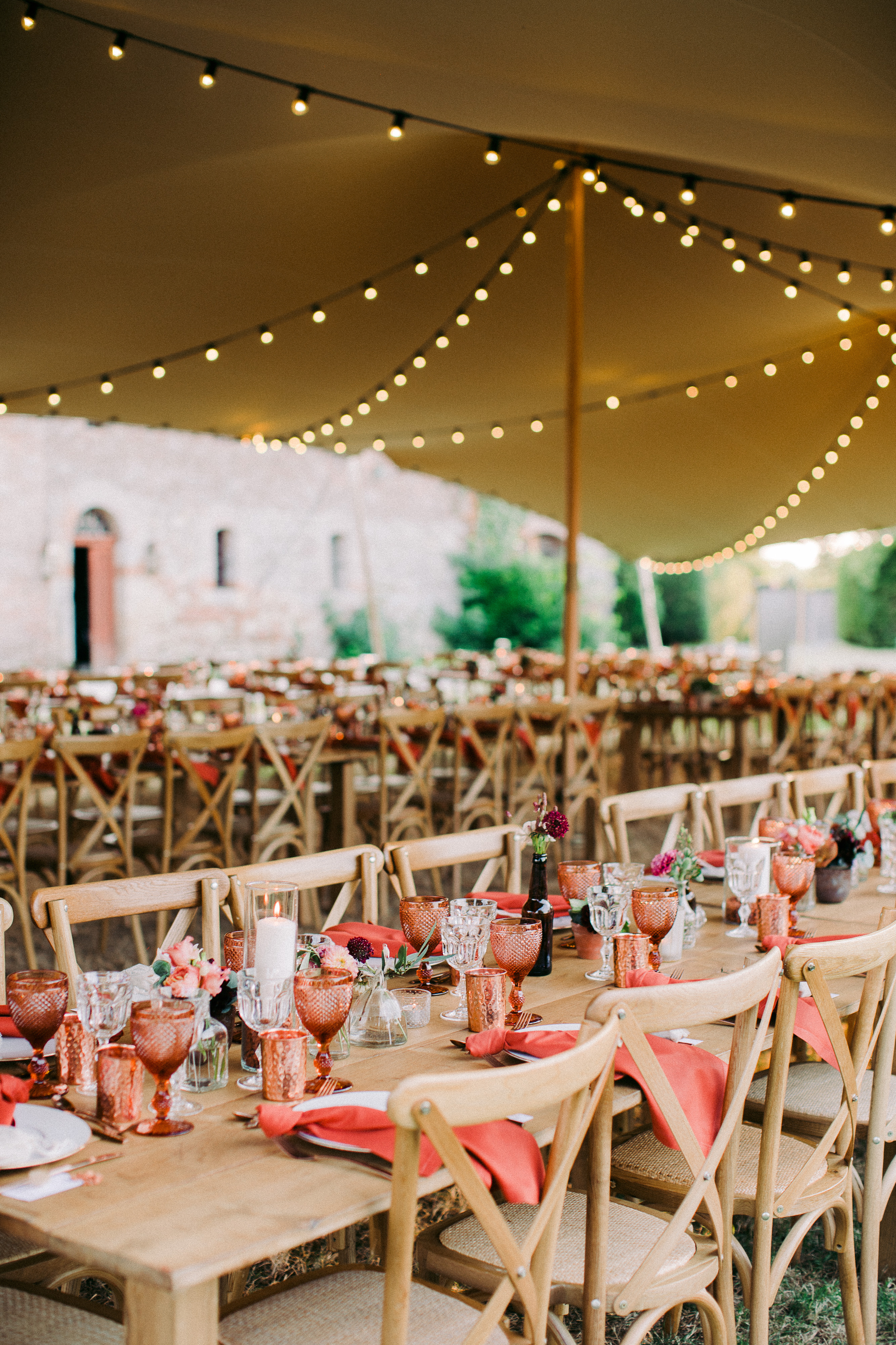 Location table champêtre en bois pour mariage et réception